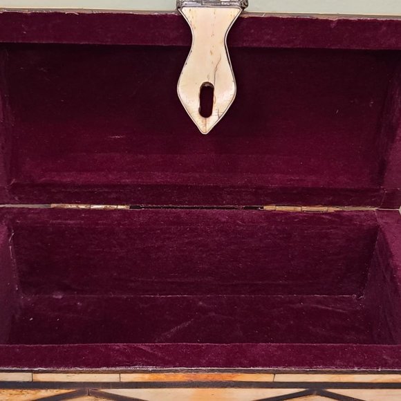 Camel Bone Inlay Box - Picture 10 of 11